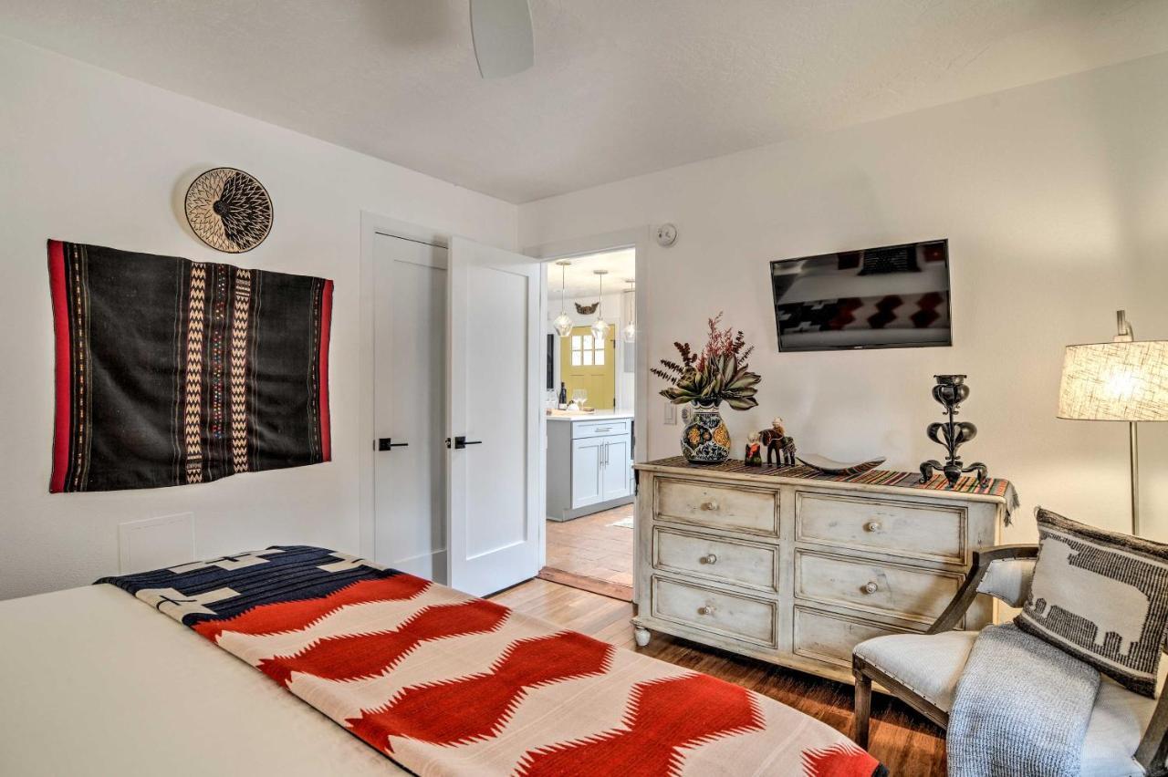 Modern Bungalow With Santa Fe Charm Less Than 2 Mi To Plazaアパートメント エクステリア 写真