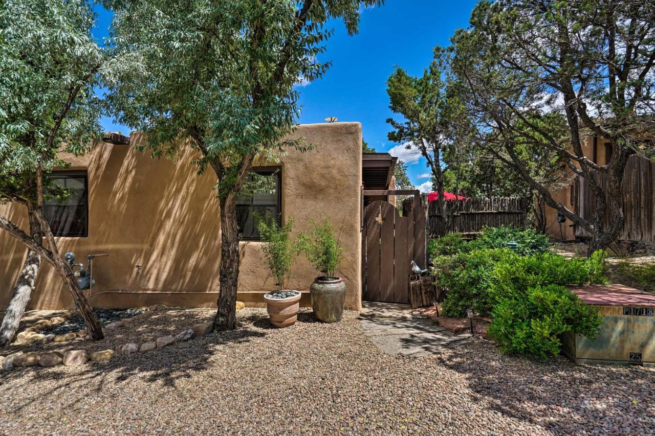 Modern Bungalow With Santa Fe Charm Less Than 2 Mi To Plazaアパートメント エクステリア 写真