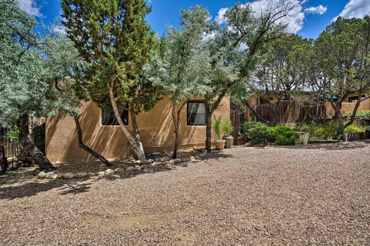 Modern Bungalow With Santa Fe Charm Less Than 2 Mi To Plazaアパートメント エクステリア 写真