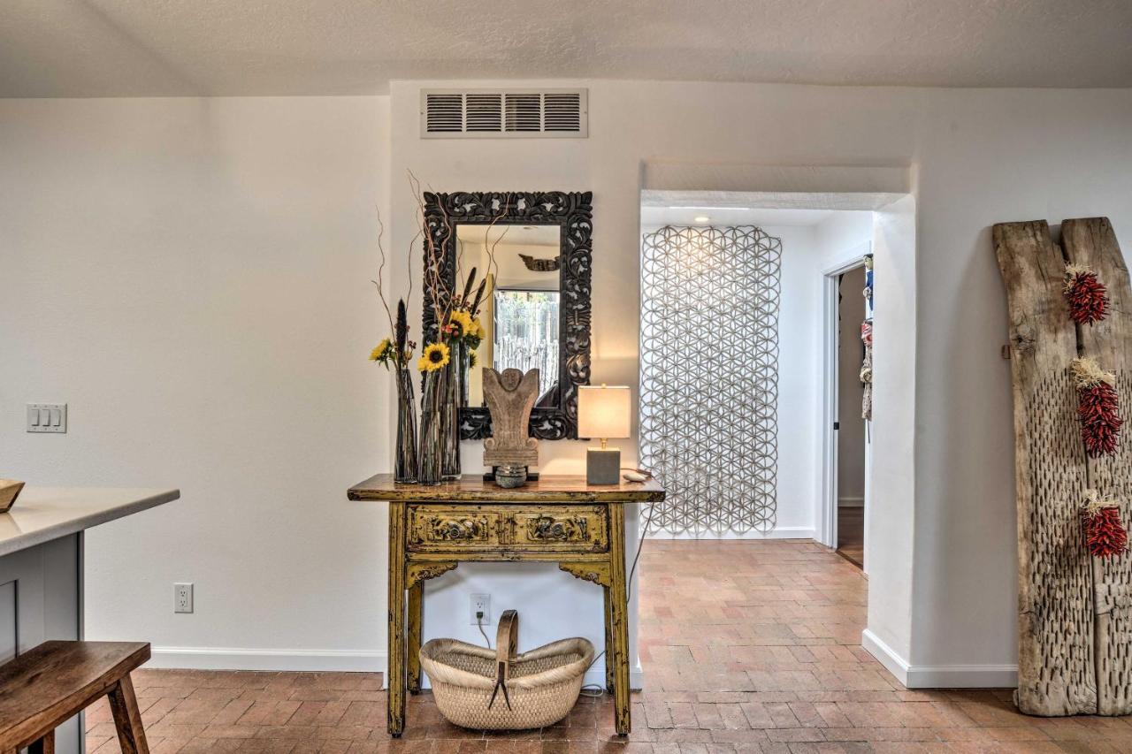Modern Bungalow With Santa Fe Charm Less Than 2 Mi To Plazaアパートメント エクステリア 写真